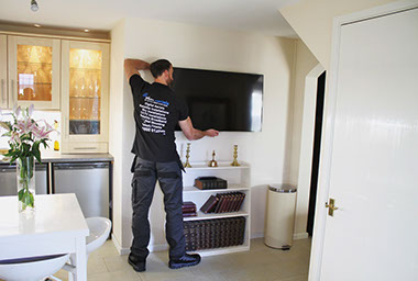 tv wall mounting Bampton